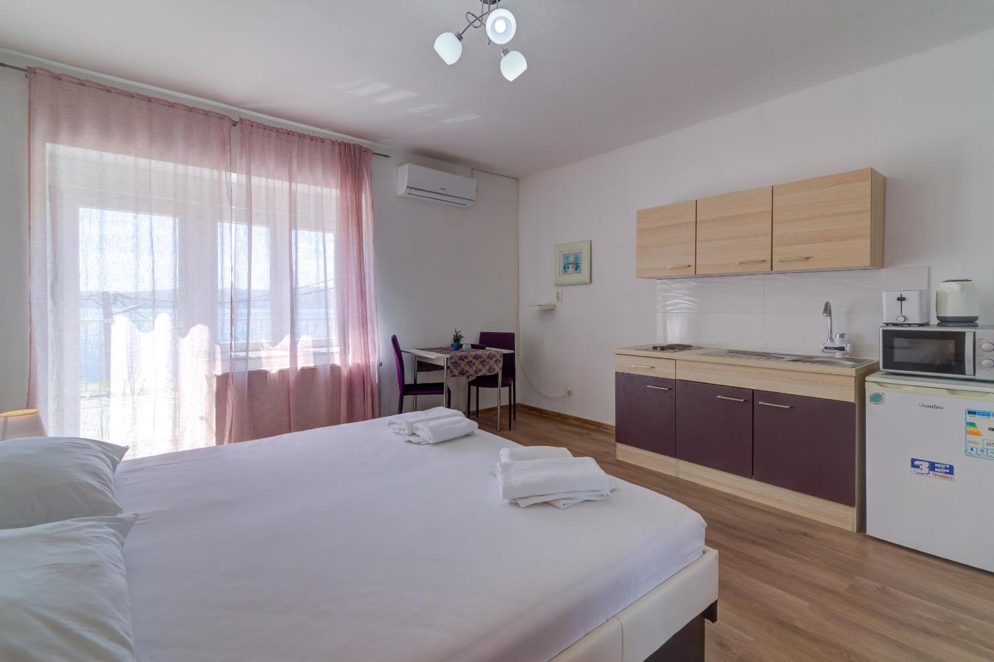 Apartmani Ana Senj  Rom bilde